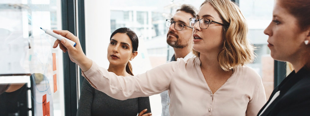 Ein Fachteam berät über das neue Krisenzentrum in Halle