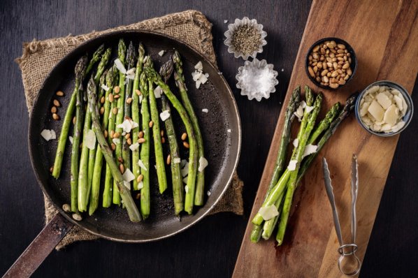 gebratener grüner Spargel