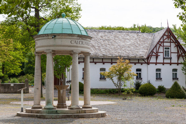 Brunen mit Pavillon Behringer Brunnen in Bad Suderode