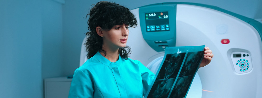 Eine Gruppe Sportbegeisterter nimmt am Fitnesstag in Genthin teil