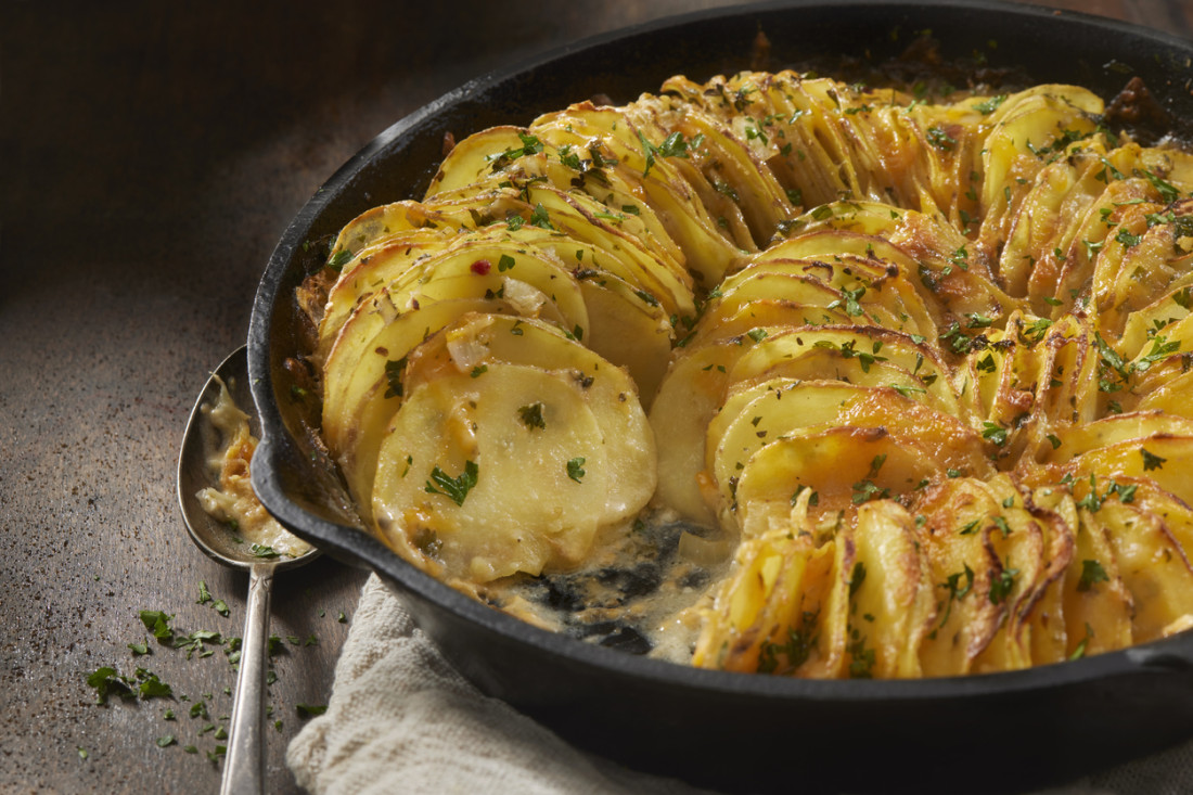One-Pot-Gericht mit Kartoffeln und Hüttenkäse