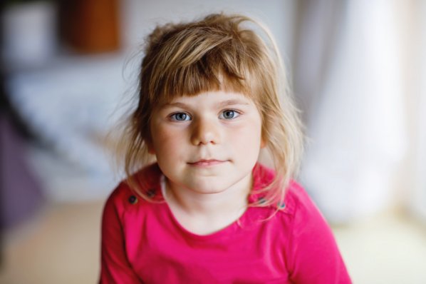 Portrait eines kleinen Mädchens.
