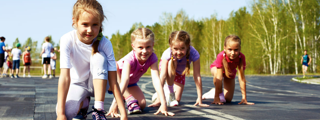 Kinder nehmen am Kinder-Duathlon in Zeitz teil