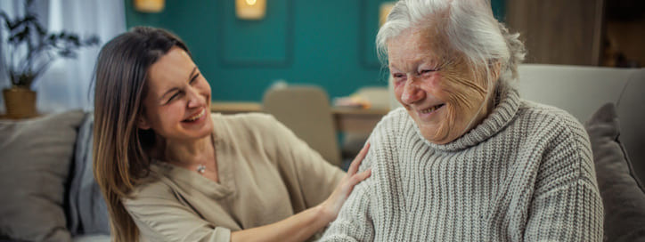 Jugendlicher lässt sich vom neuen Kinderarzt in Quedlinburg beraten