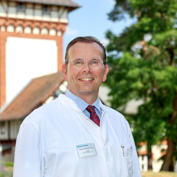 Univ. Prof. Dr. med. Thorsten Walles berichtet über die Folgen des Rauchens