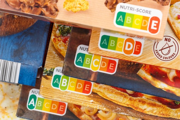 Abbildung Nutri-Score auf Pizzaverpackungen.