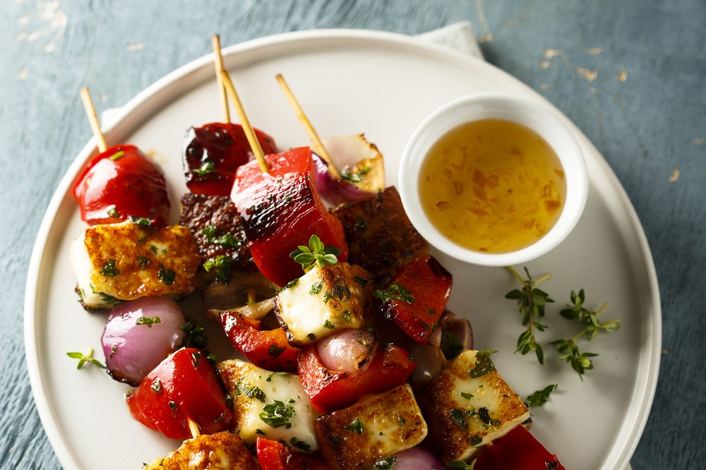 vegane Tofu-gemüse Spieße vom Grill