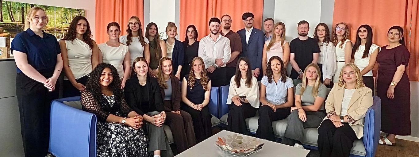 Gruppenbilder Auszubildenden der AOK Sachsen-Anhalt 2026