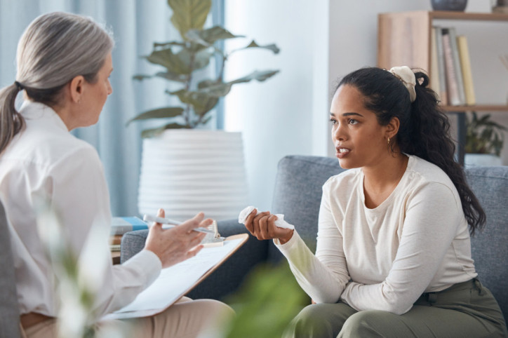 Eine Frau lässt ihre Sexsucht mit Psychotherapie behandeln