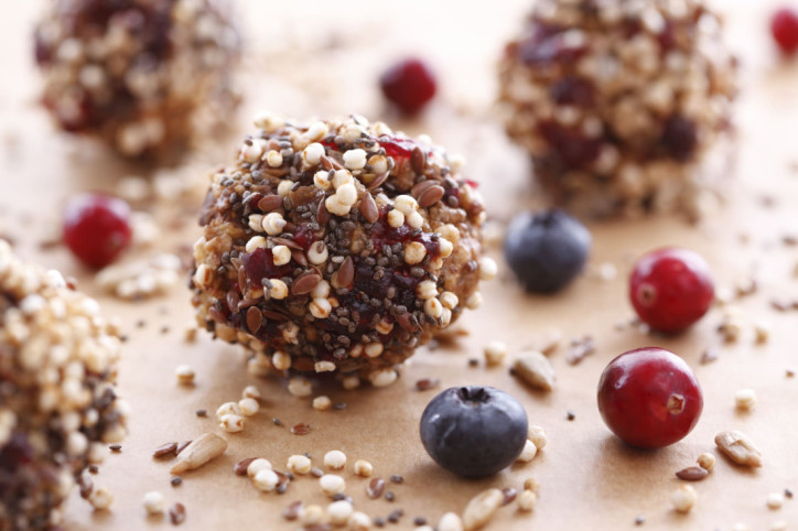 Stillkugeln mit Cranberries und Heidelbeeren