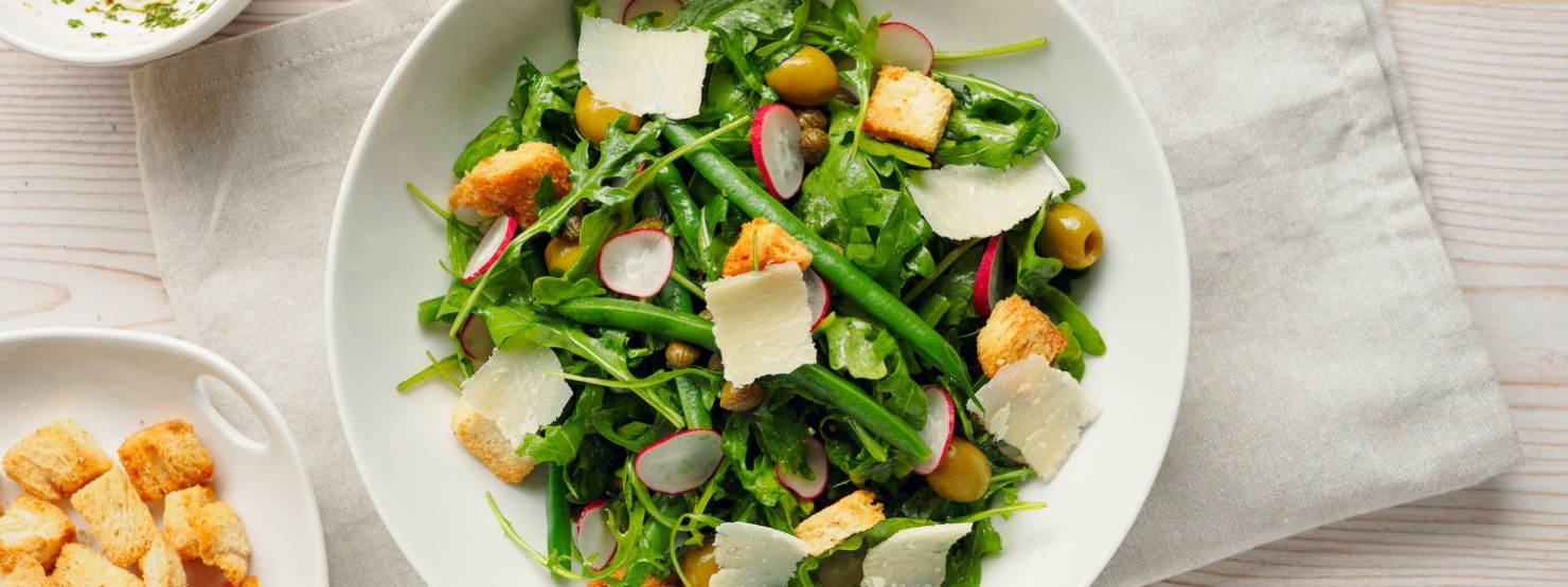 Rucola-Salat mit knackigem Gemüse