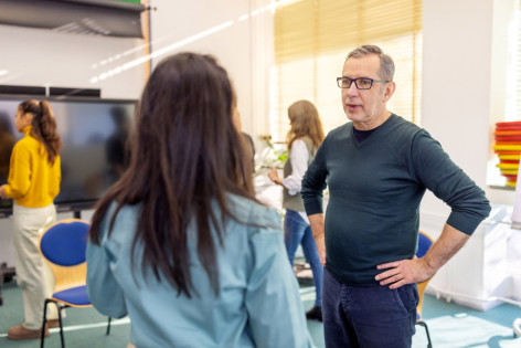 Akteure des Netzwerkes Gesundheit begutachten den neuen Standort