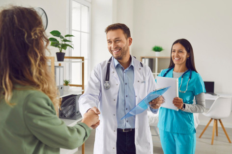 Ärzte des Klinikums Zerbst freuen sich über die Klinikübernahme durch den Landkreis