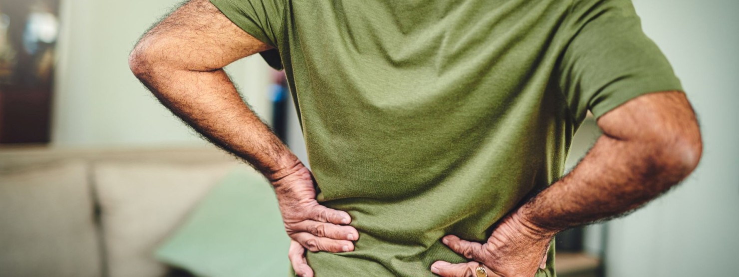 Zwei füllige Mädchem haben Spaß beim Sport