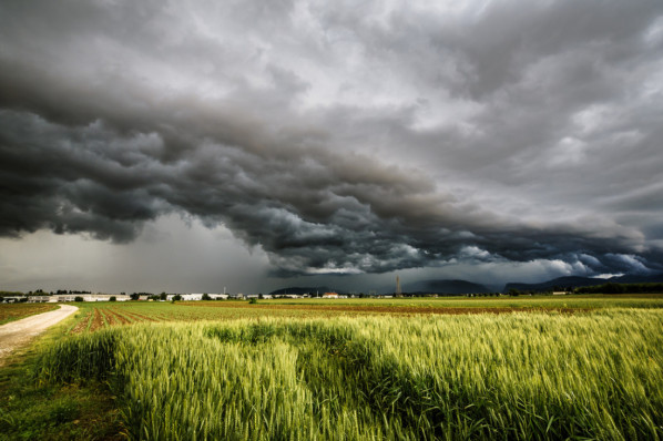 Aufziehende Gewitterwolken