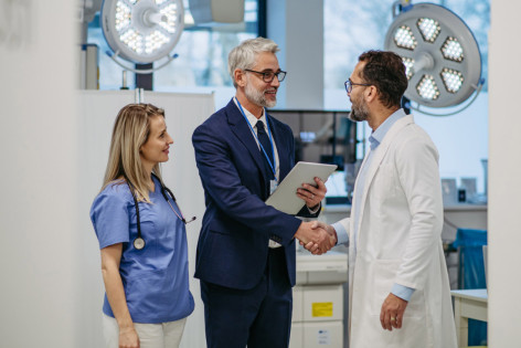 Verantwortliche der beiden Kliniken tauschen sich zur Fusion aus