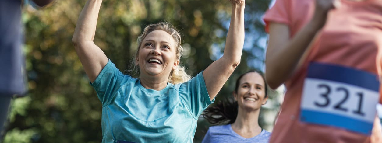Läufer beim Elbdeichmarathon in Tangermünde