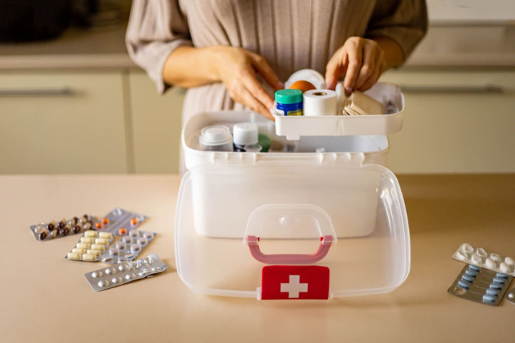 Geöffnete Hausapotheke