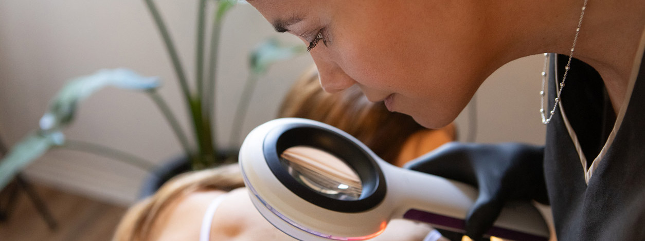 Neue Ärztin im Diabeteszentrum behandelt Patientin