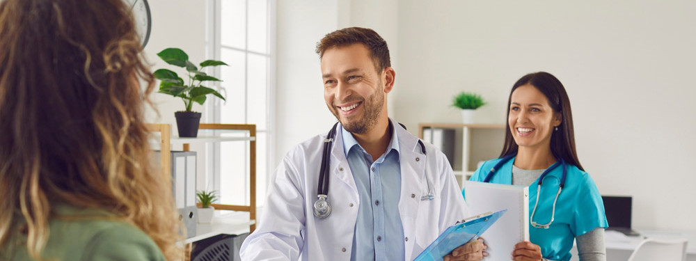 Ärzte des Klinikums Zerbst freuen sich über die Übernahem durch den Landkreis