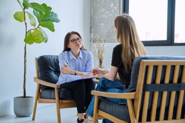 Junge Frai lässt ihr ARFID psychotherapeutisch abklären